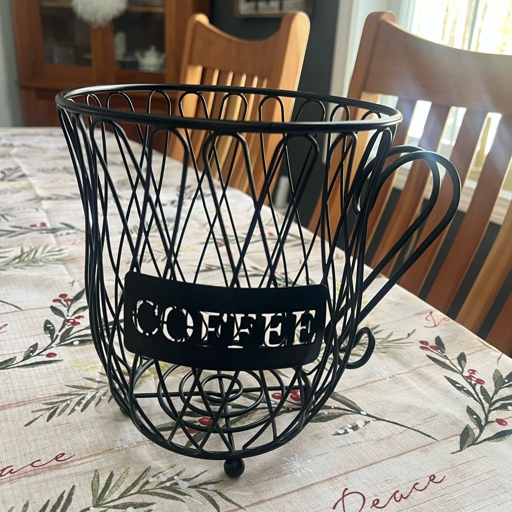 Black Wire Coffee Mug Holder
